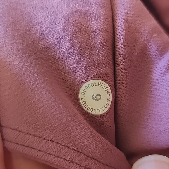 Lululemon Align Bra *Light Support C/D Cup in Velvet Dust EUC. - Picture 4 of 4